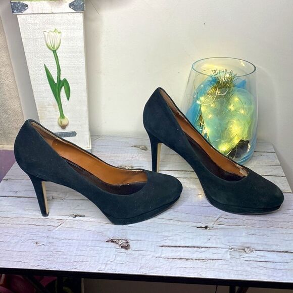 🌷  Banana Republic🌷 Black Suede Pumps - Picture 4 of 13